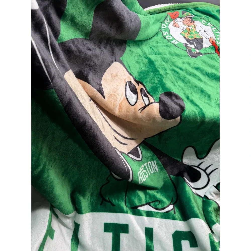 Disney NBA Boston Celtics Mickey Mouse Sherpa Throw Blanket Green 44x64‎